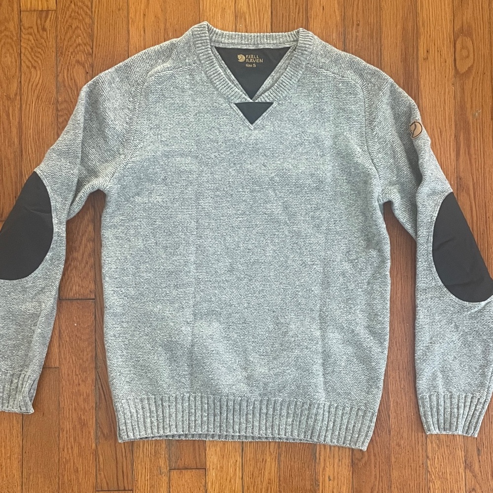 Fjallraven grey sweater
